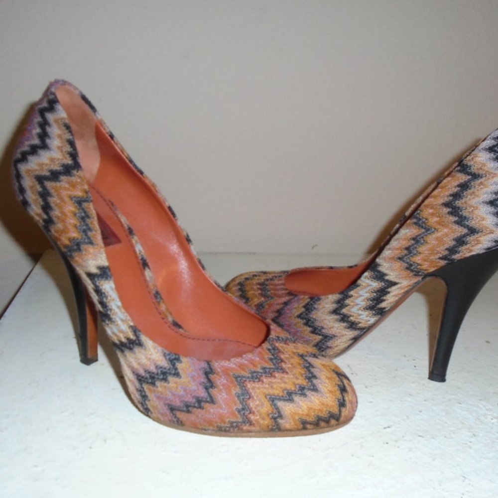 MISSONI ZIG ZAG SHOES ~ 40 ~ 10 ~ ITALY ~ CLASSIC
